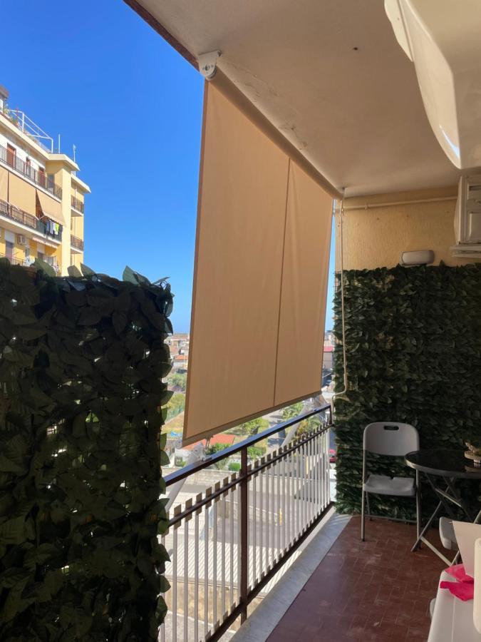 La Via Di Mezzo Apartment Catania Bagian luar foto