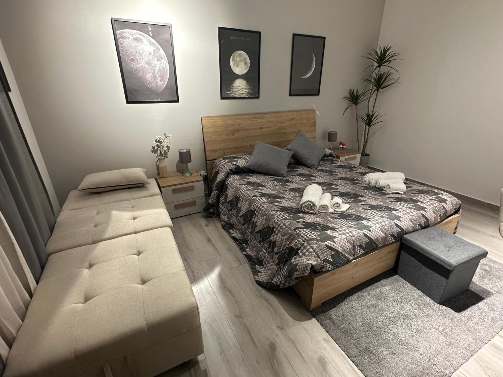 La Via Di Mezzo Apartment Catania Bagian luar foto